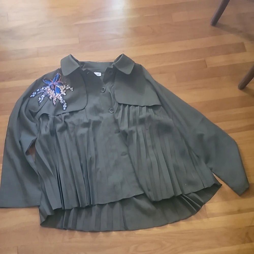 MAISON GARRISON OLIVE PLEATED embroidered shirt jacket pleated small